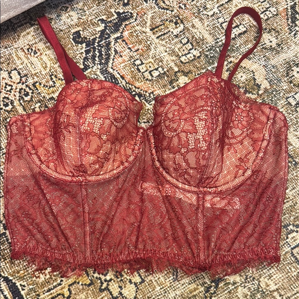 Victoria's Secret Red Lace Bra with Structured Elegance